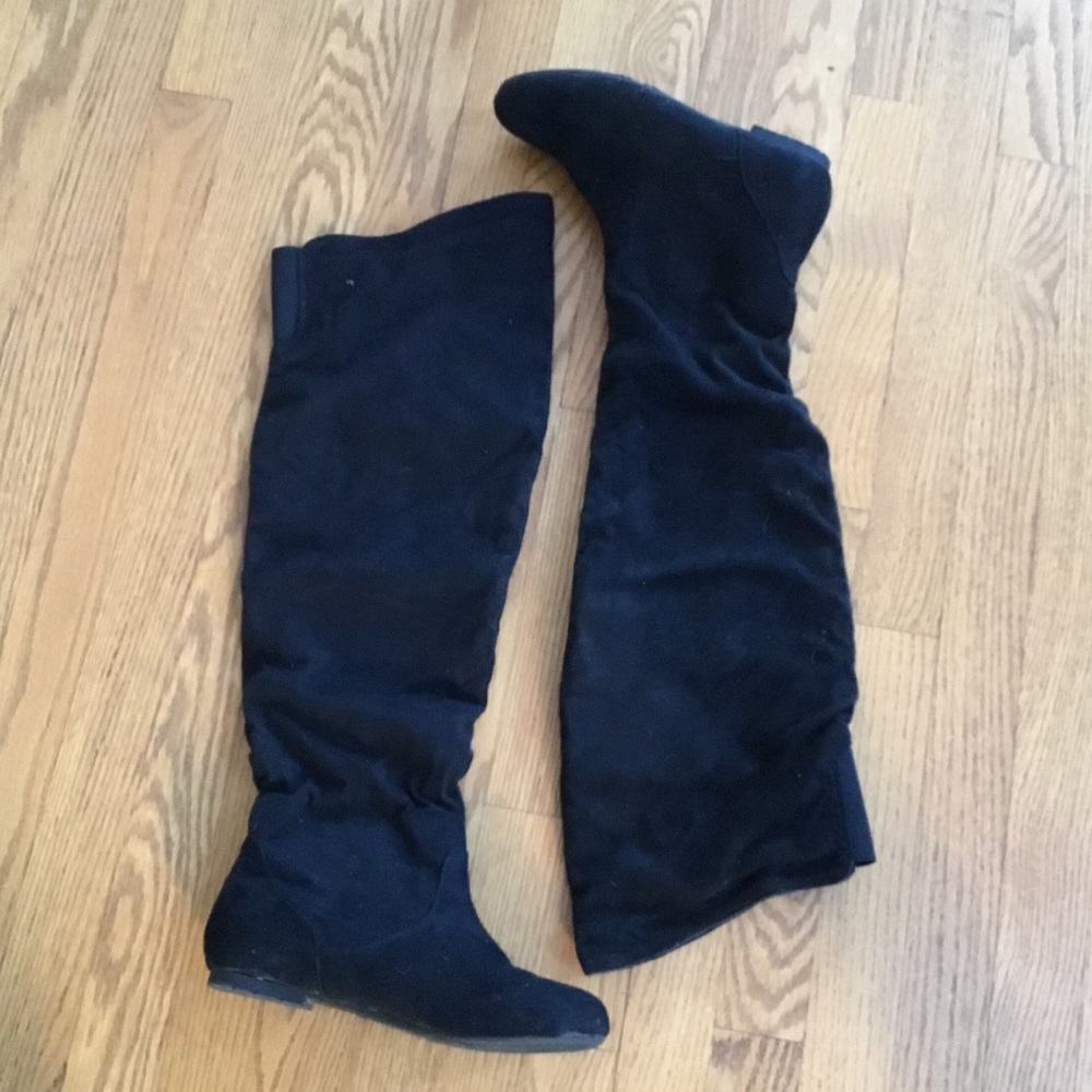 OVER THE KNEE BOOT